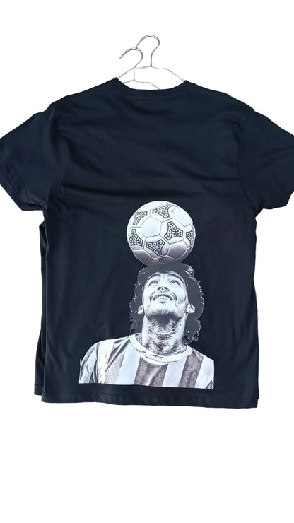T-SHIRT MARADONA “NON SARÒ MAI UN UOMO COMUNE” NERA
